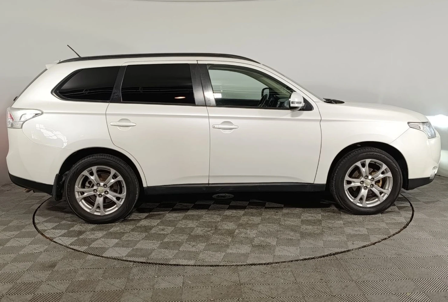 Mitsubishi OUTLANDER, 2013