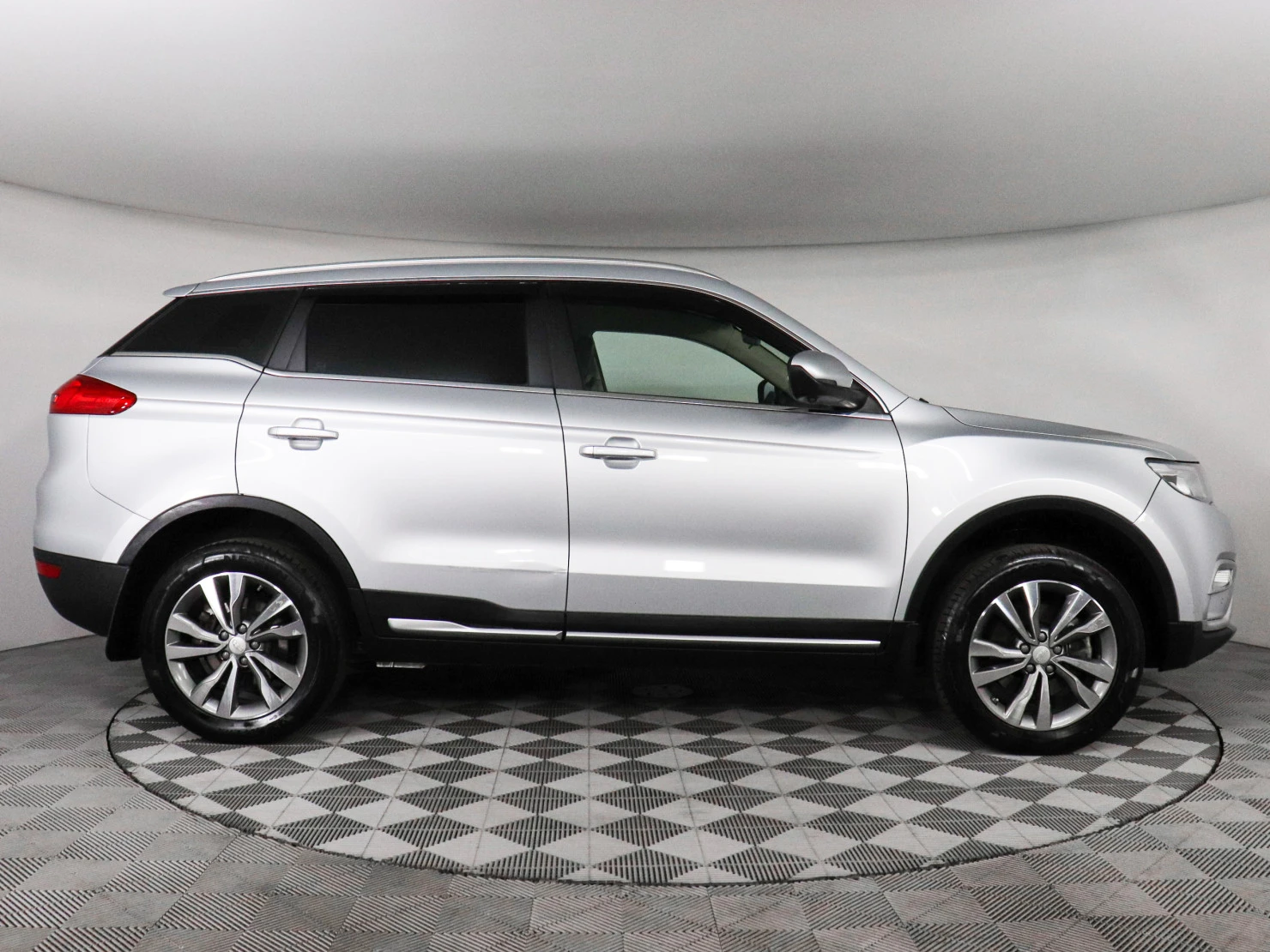 Geely Atlas, 2021