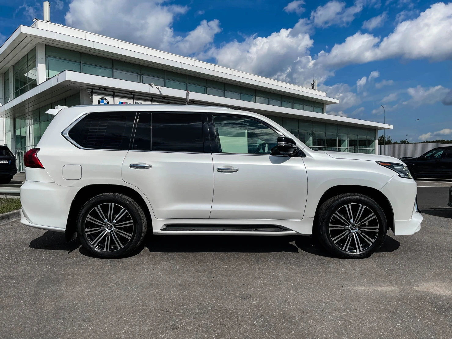 Lexus LX, 2020