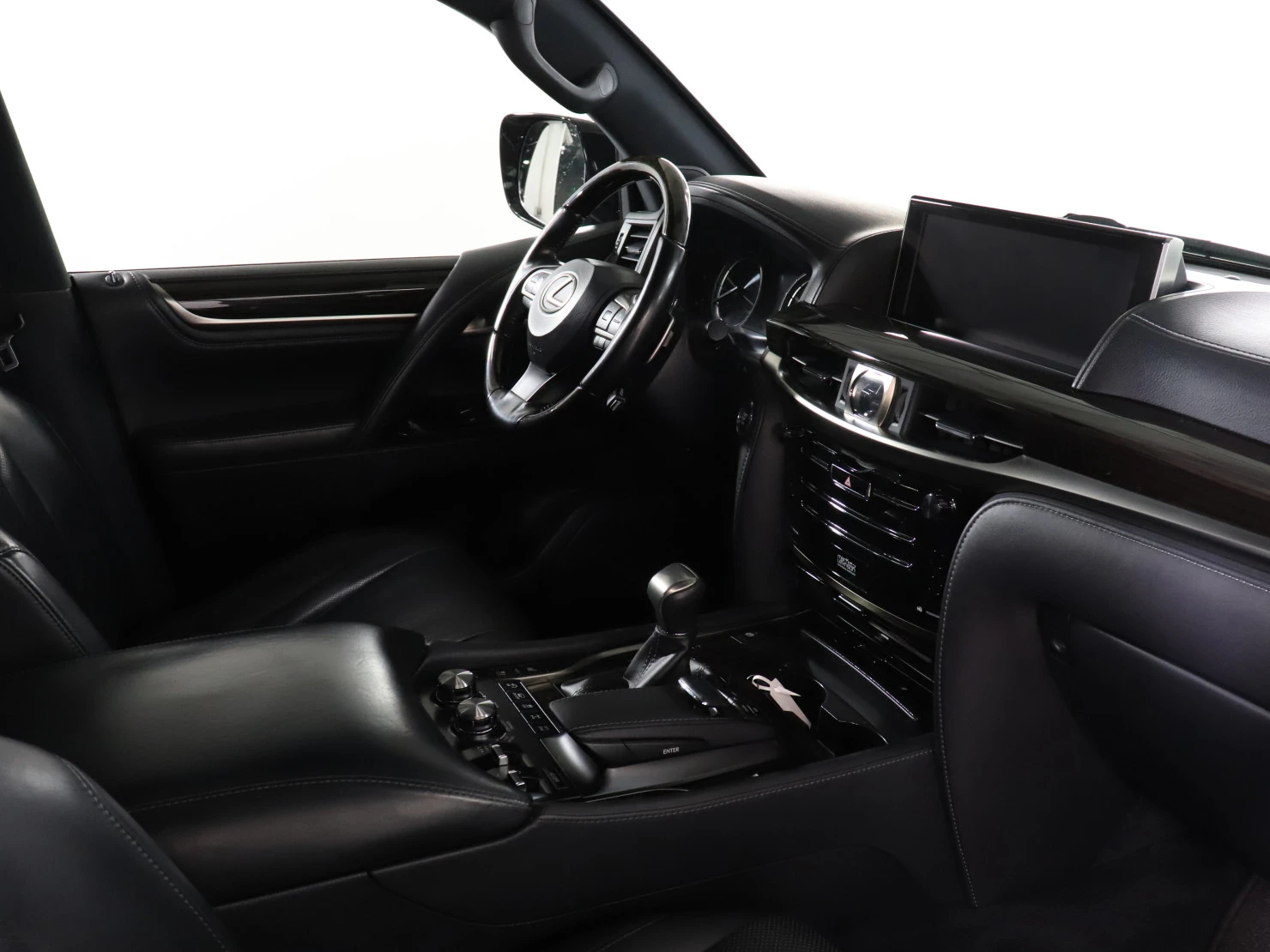Lexus LX, 2016