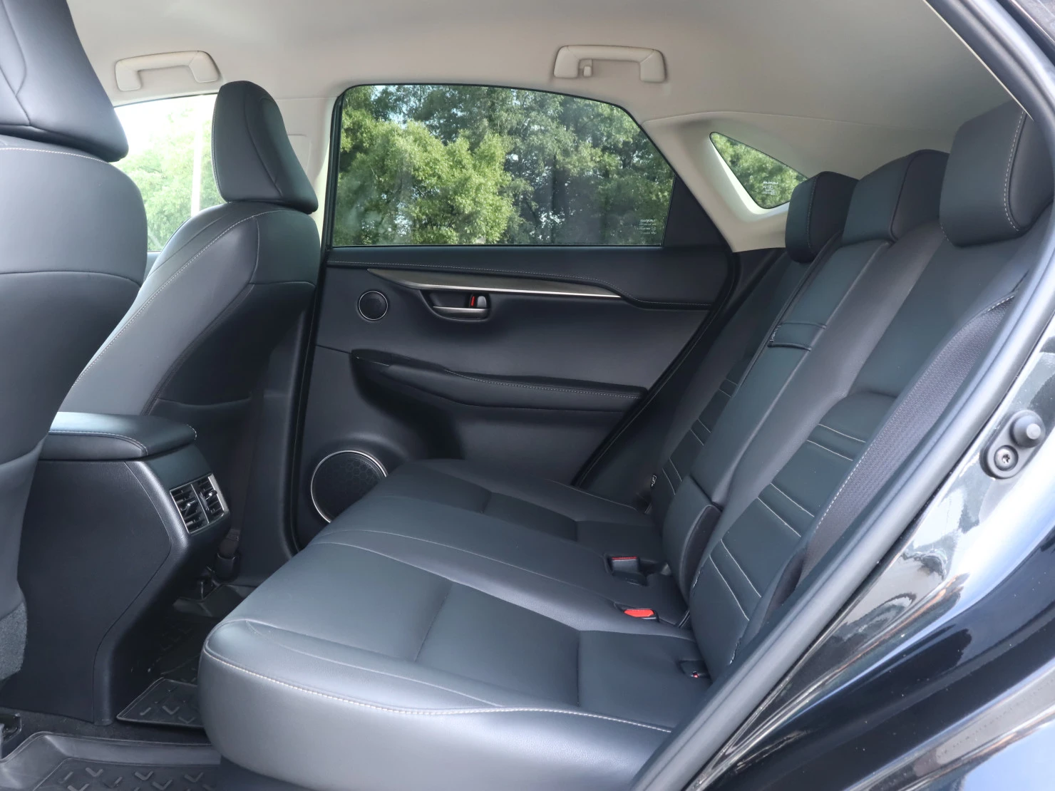 Lexus NX, 2017