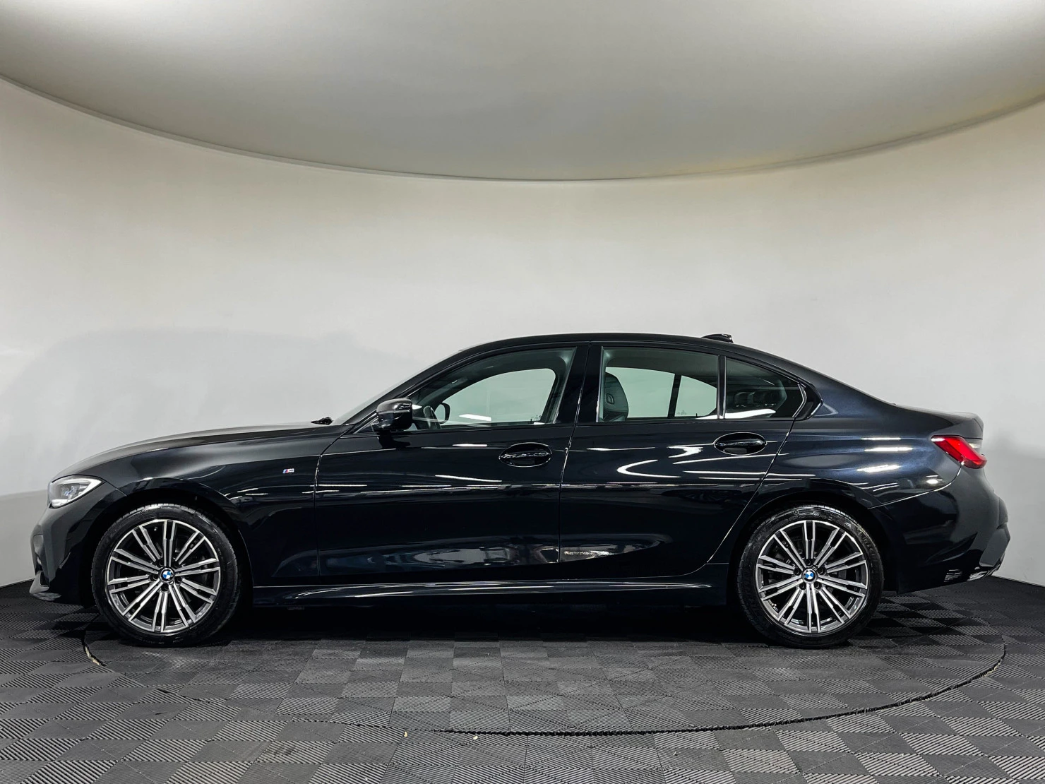 BMW 3 серии, 2021