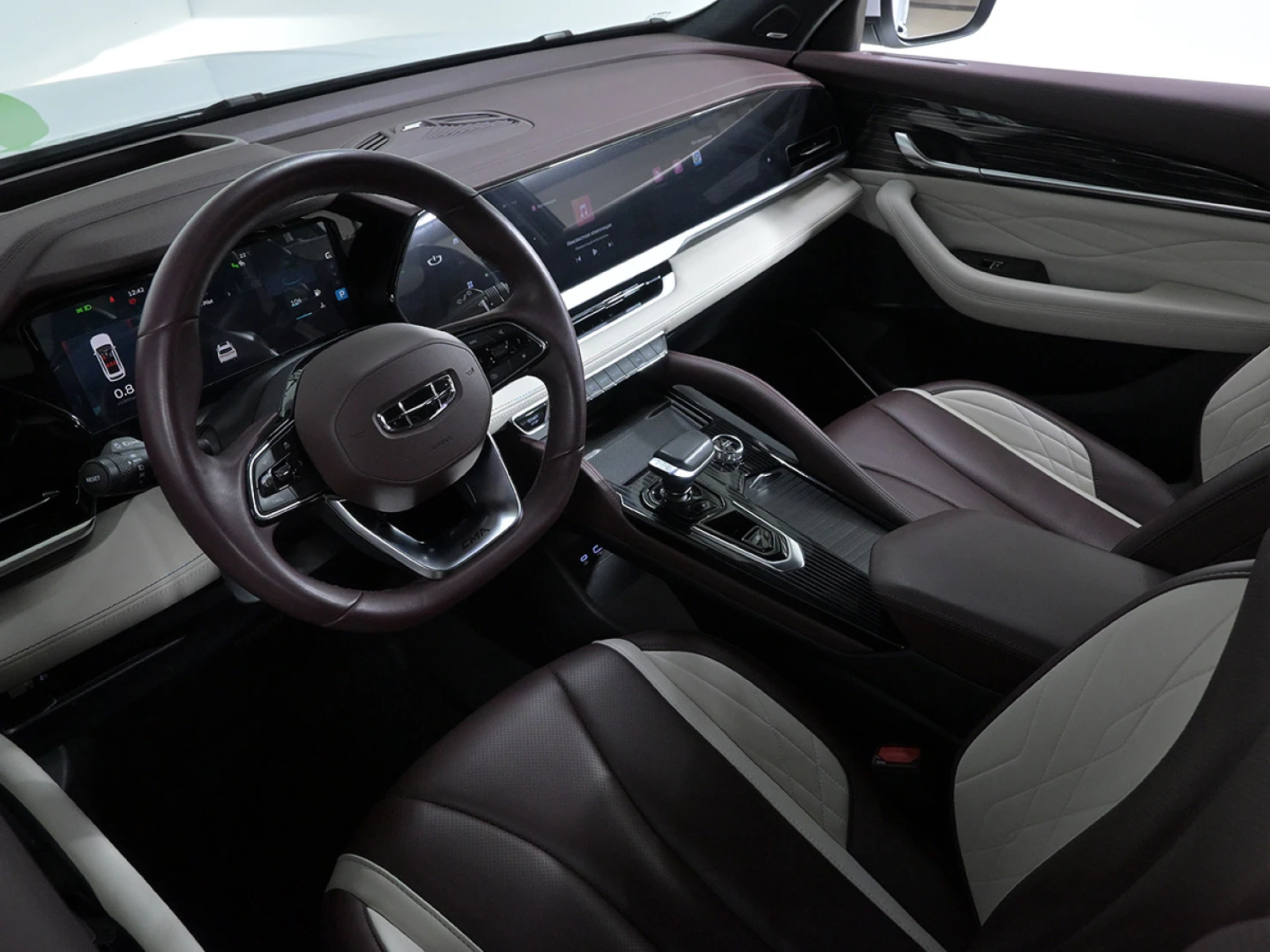 Geely Monjaro, 2022