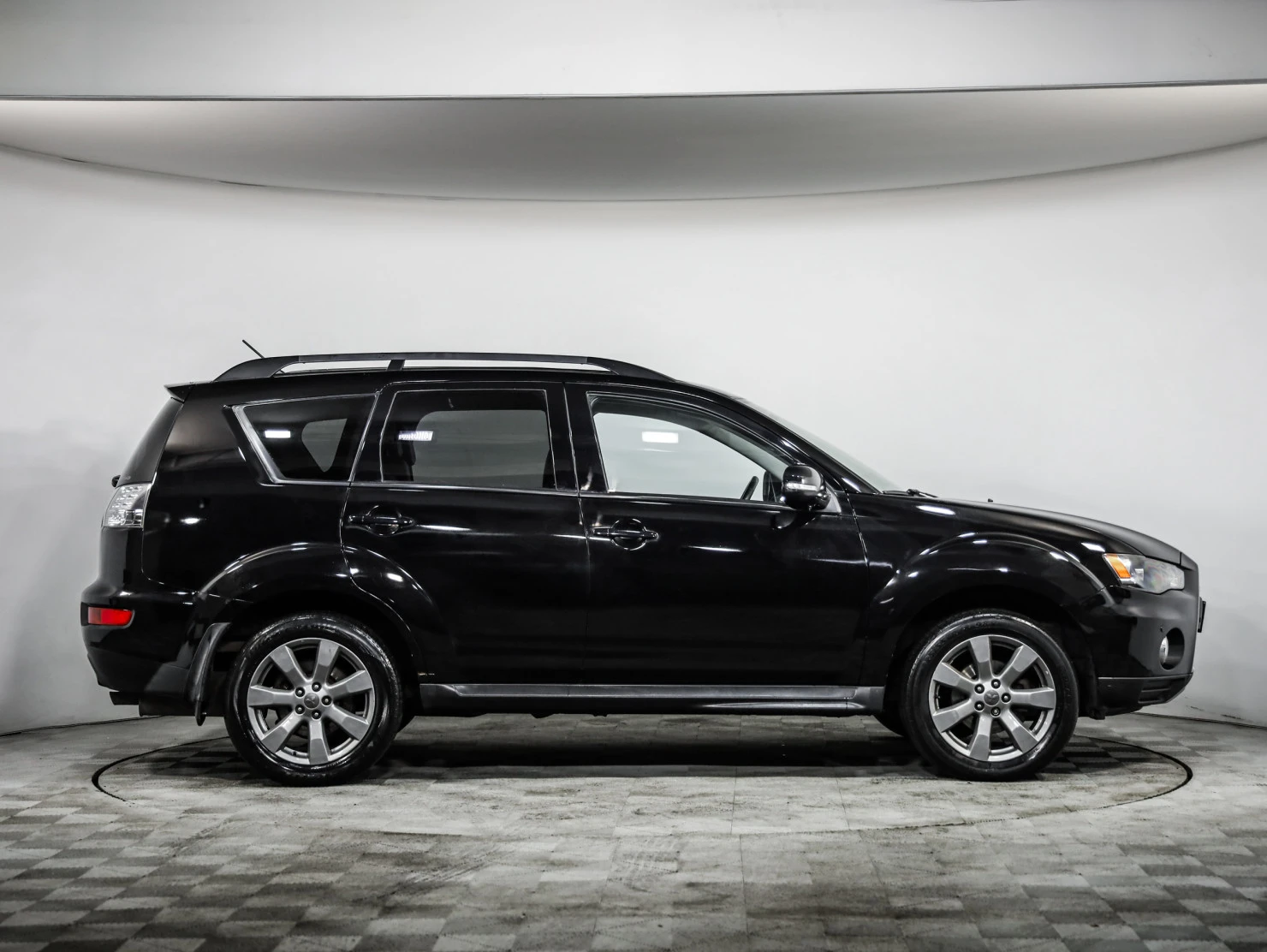 Mitsubishi OUTLANDER, 2012