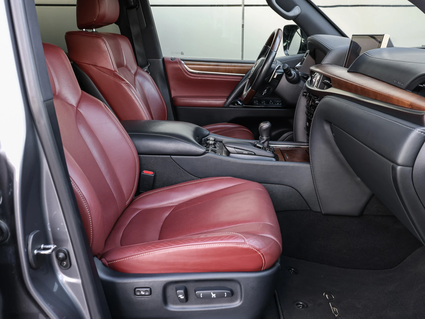 Lexus LX, 2019