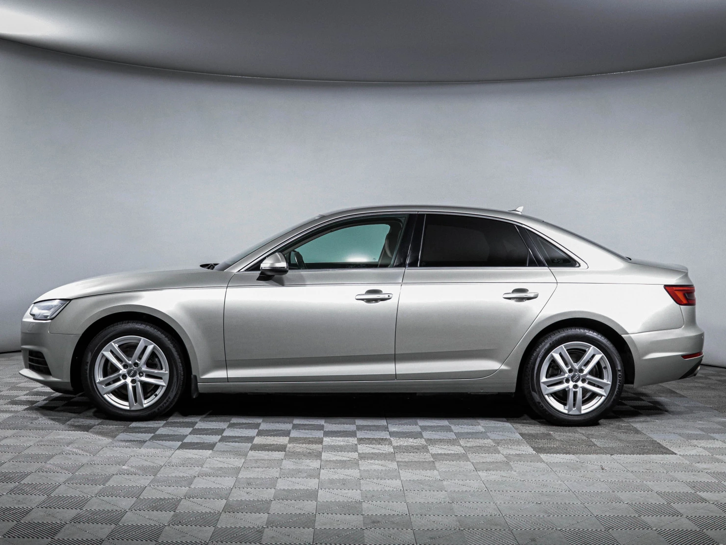 Audi A4, 2017