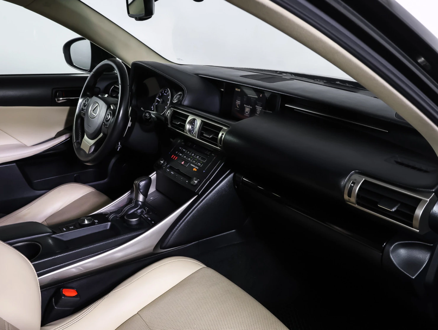 Lexus IS, 2014
