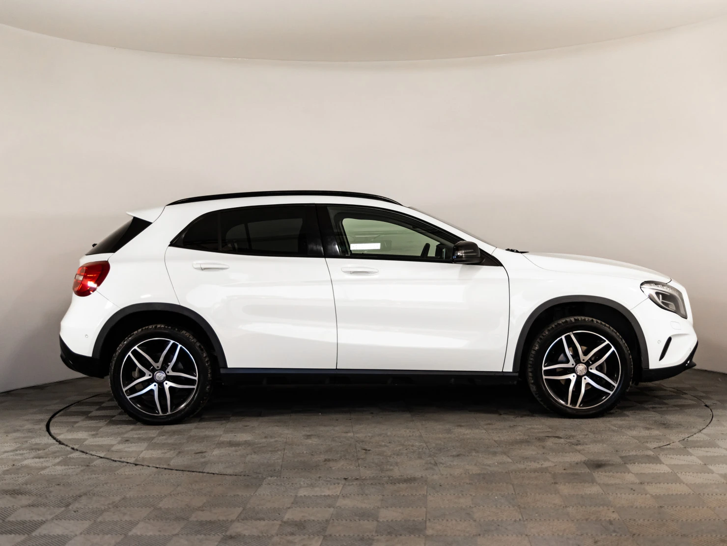 Mercedes-Benz GLA, 2014
