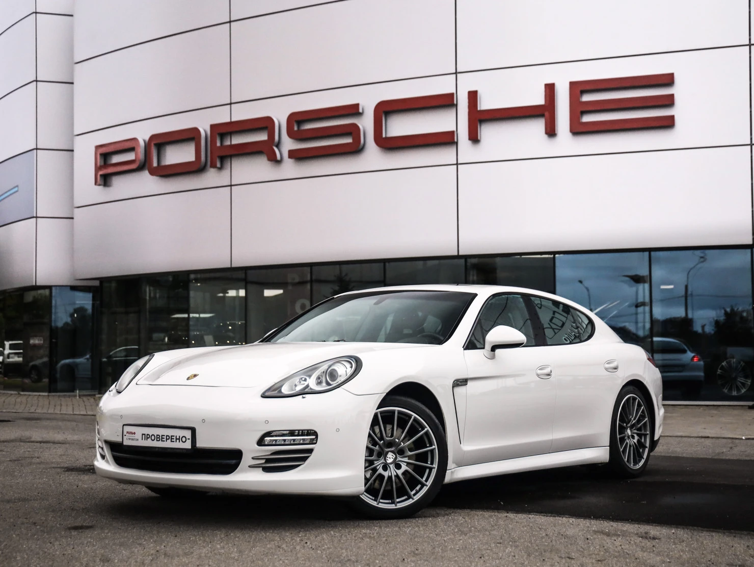 Porsche Panamera, 2011