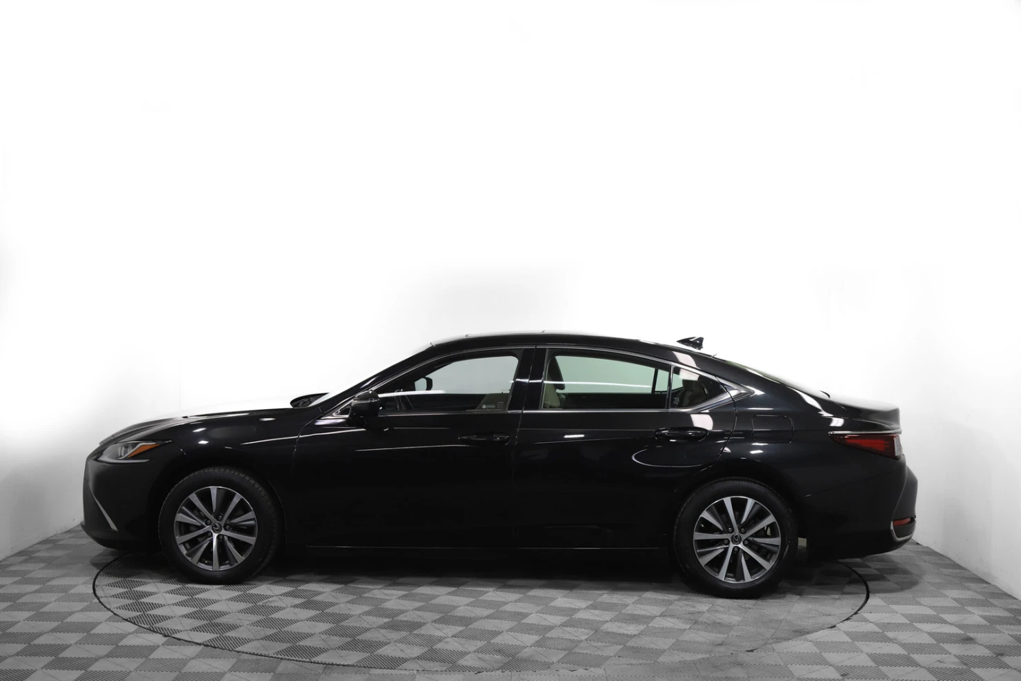 Lexus ES, 2018