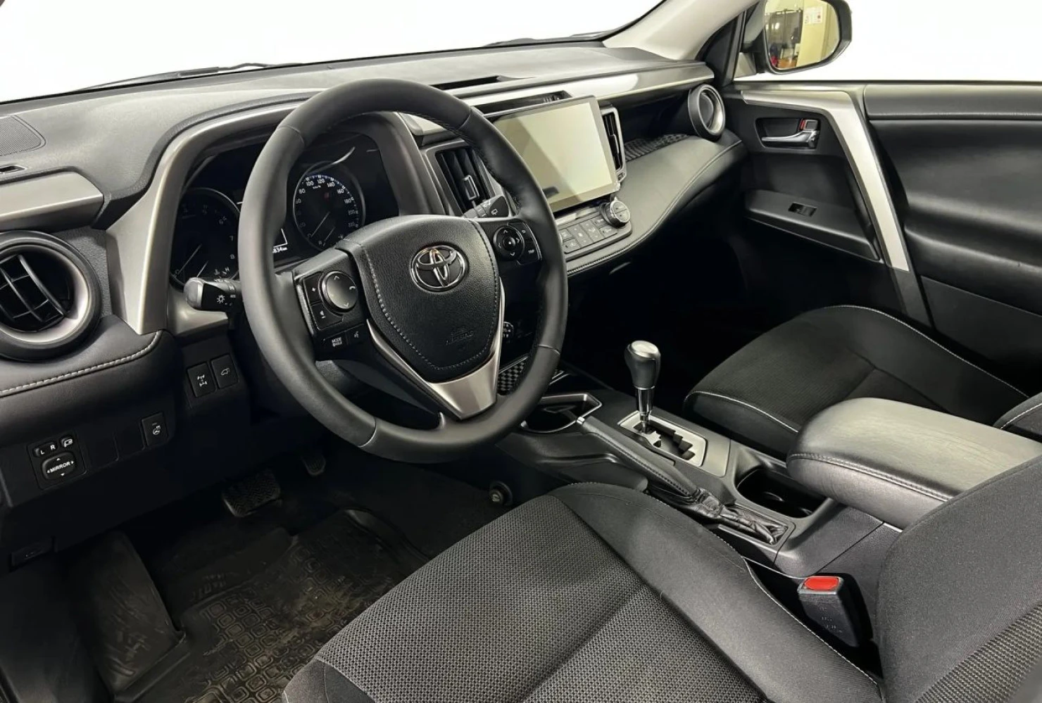 Toyota RAV4, 2015