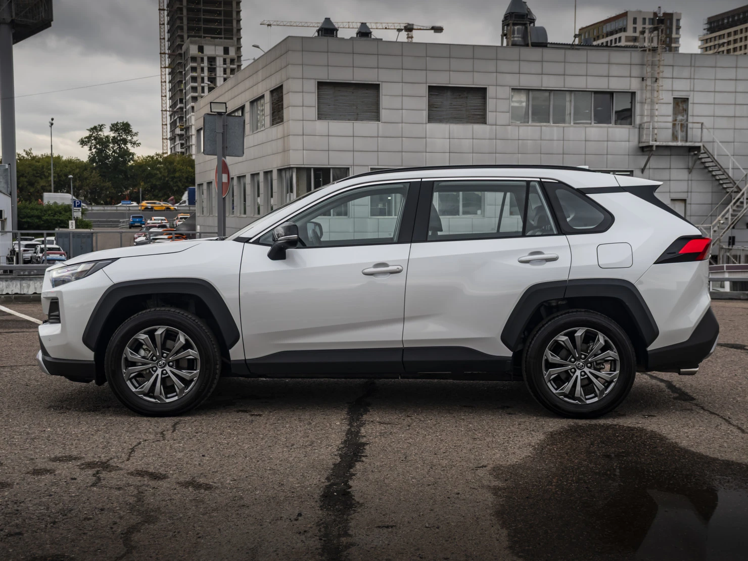 Toyota RAV4, 2024