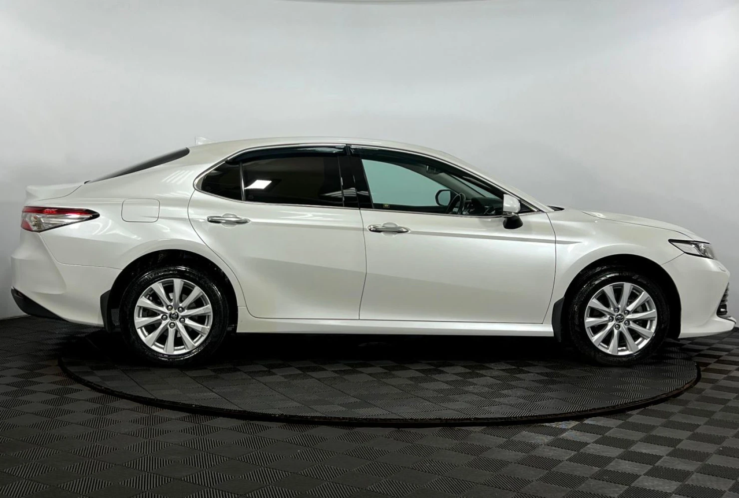Toyota Camry, 2019