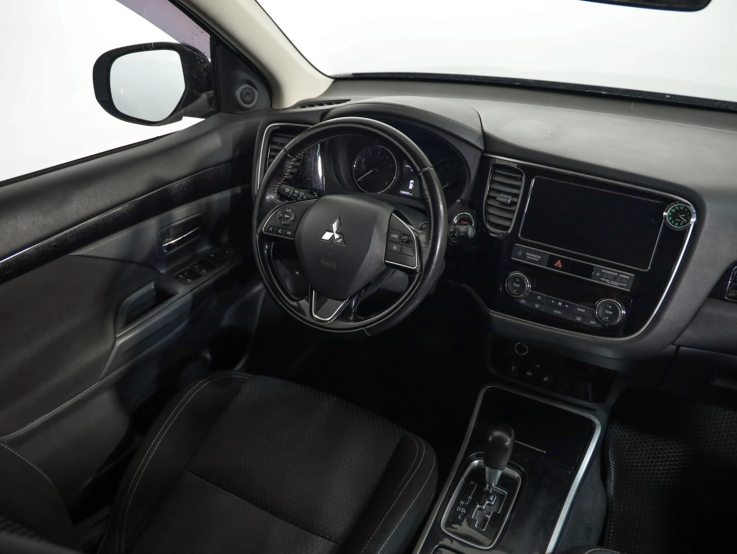 Mitsubishi OUTLANDER, 2019