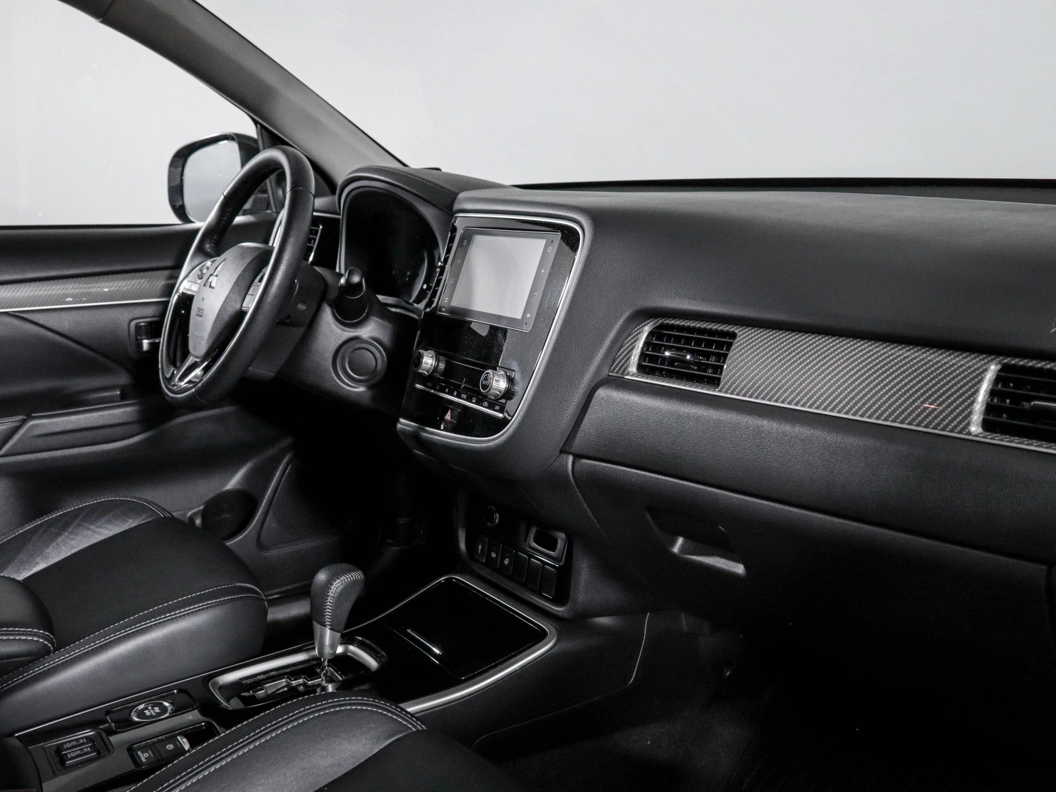 Mitsubishi OUTLANDER, 2020