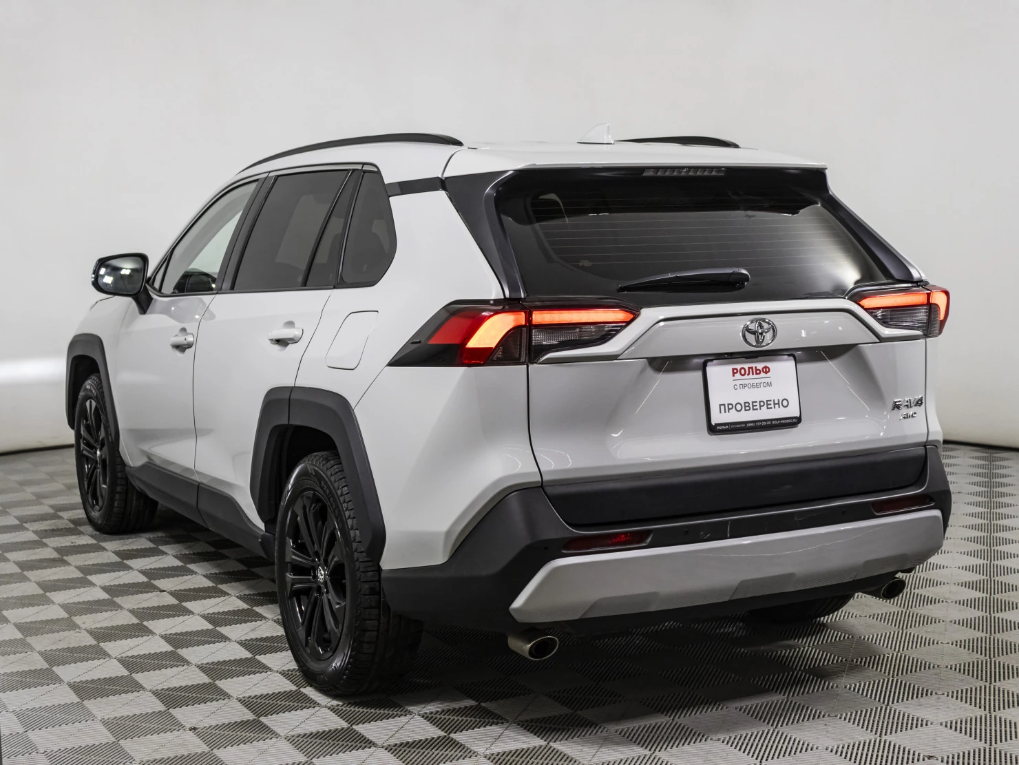 Toyota RAV4, 2024