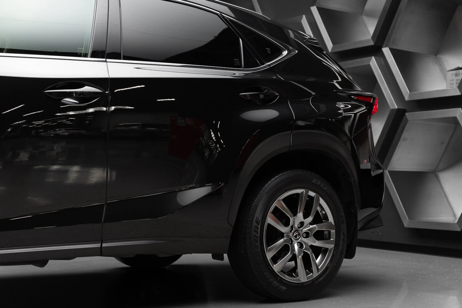 Lexus NX, 2021