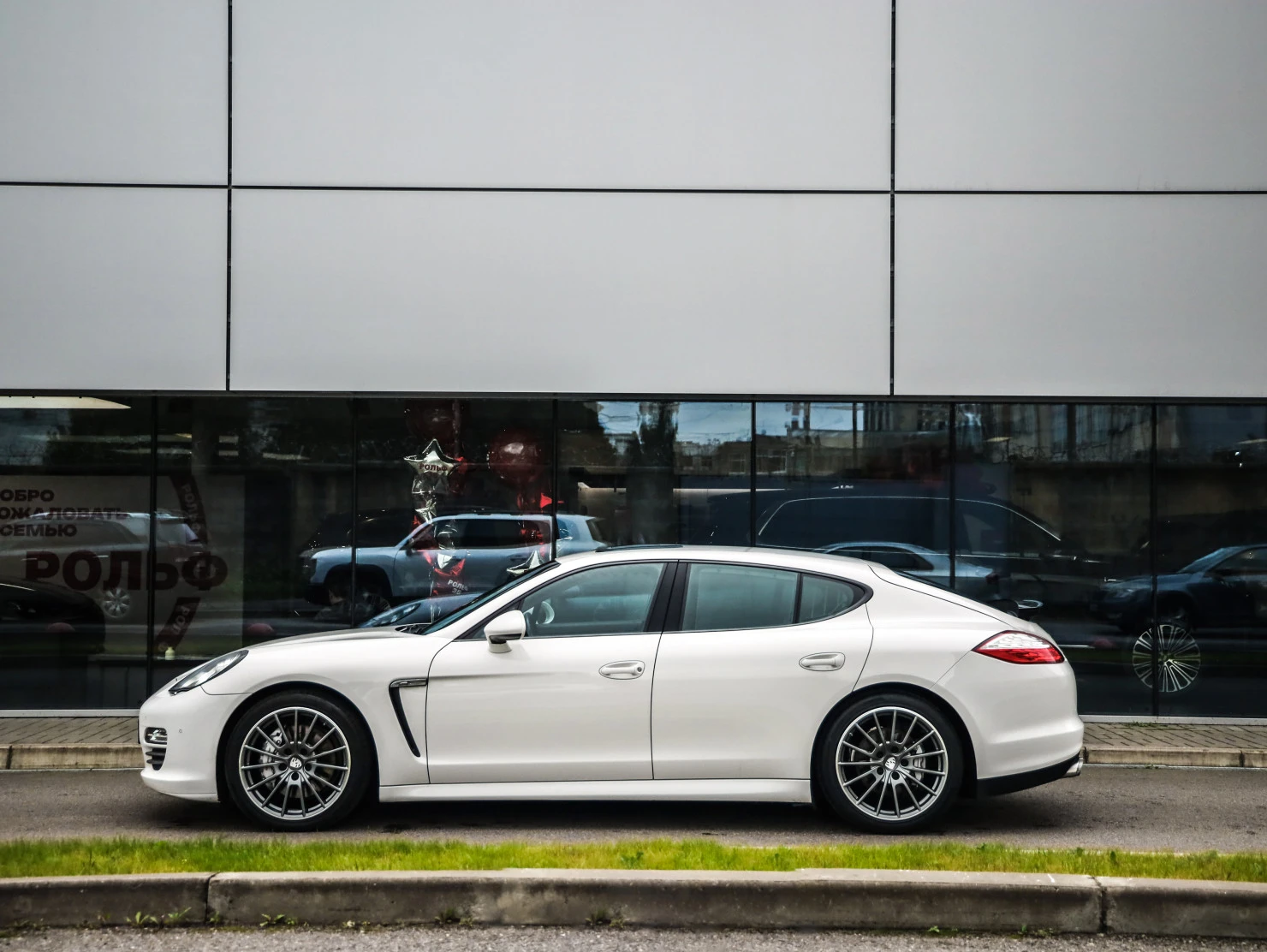 Porsche Panamera, 2011