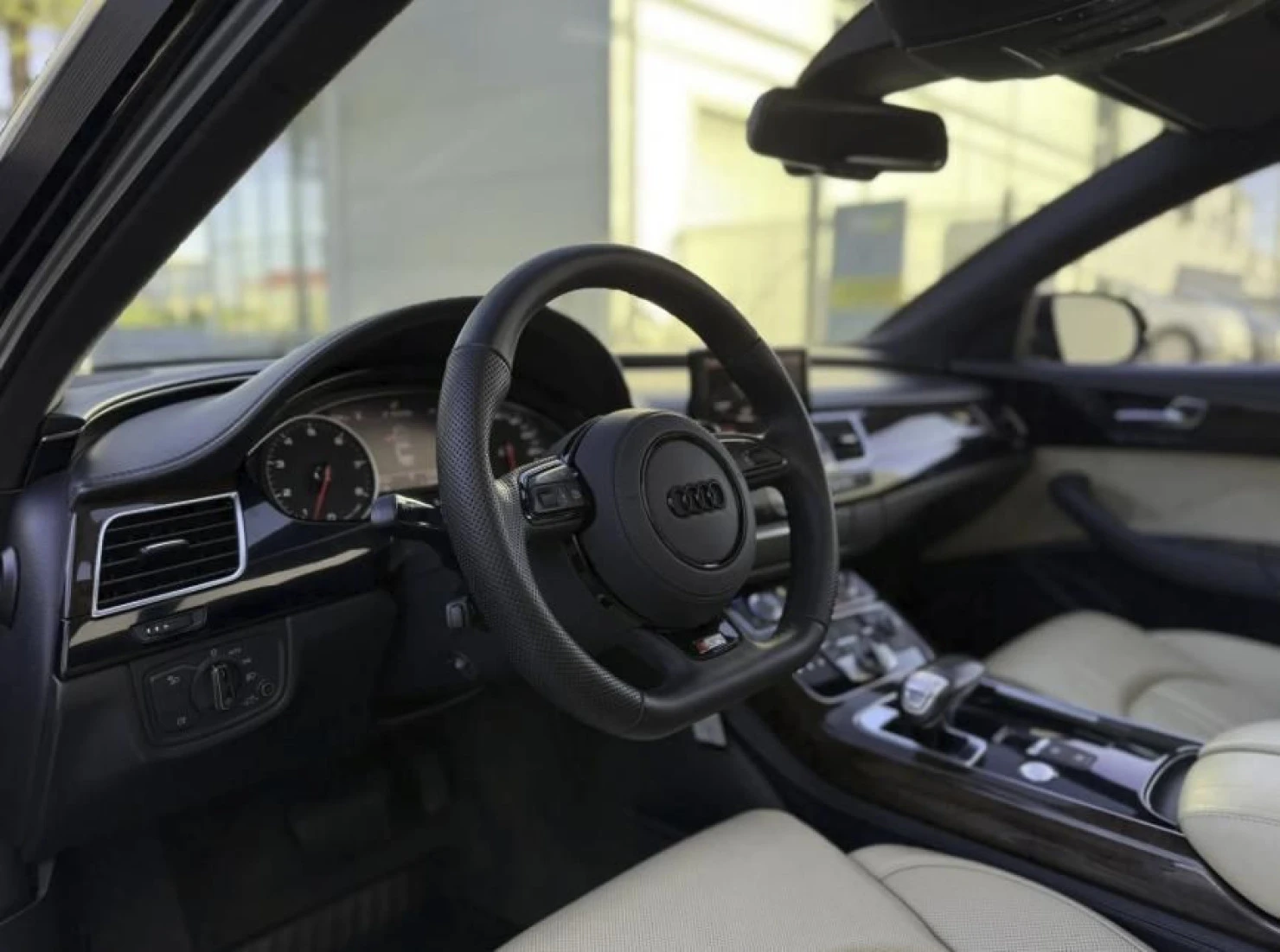 Audi A8, 2010