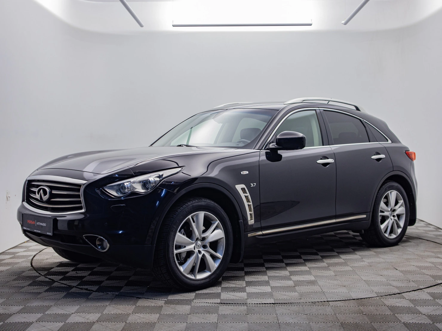 Infiniti QX70, 2014