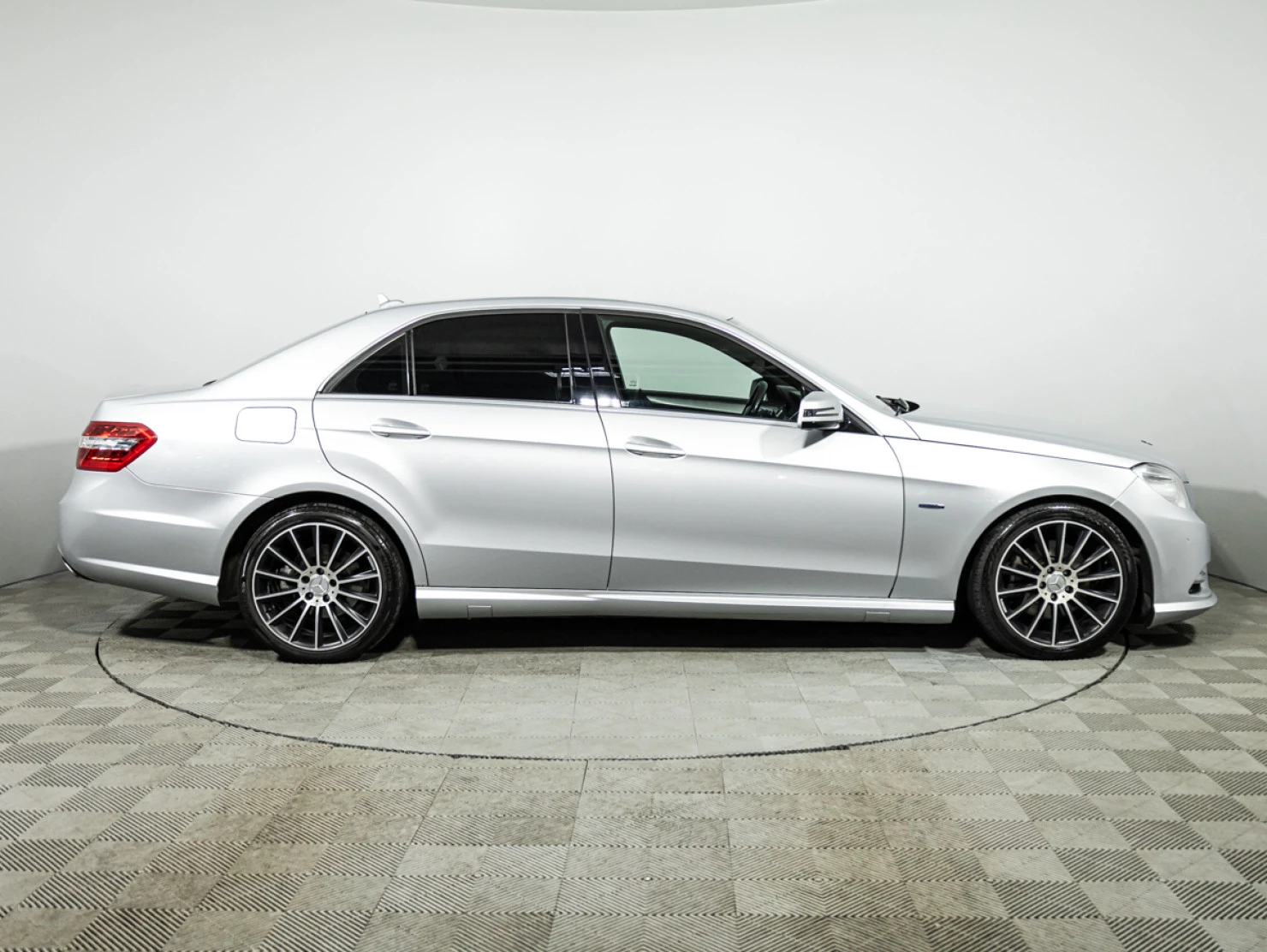 Mercedes-Benz E-Класс, 2012
