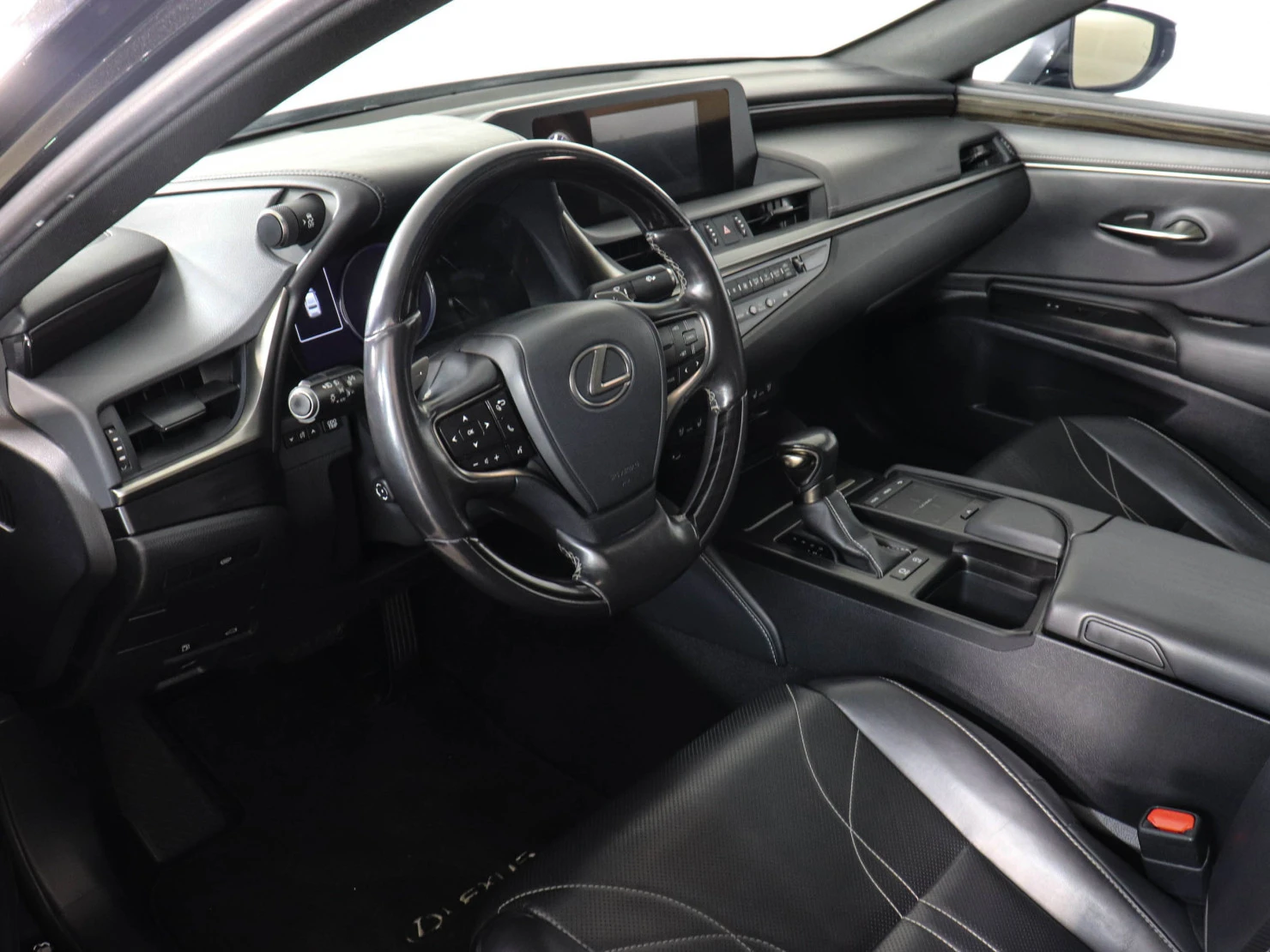 Lexus ES, 2019