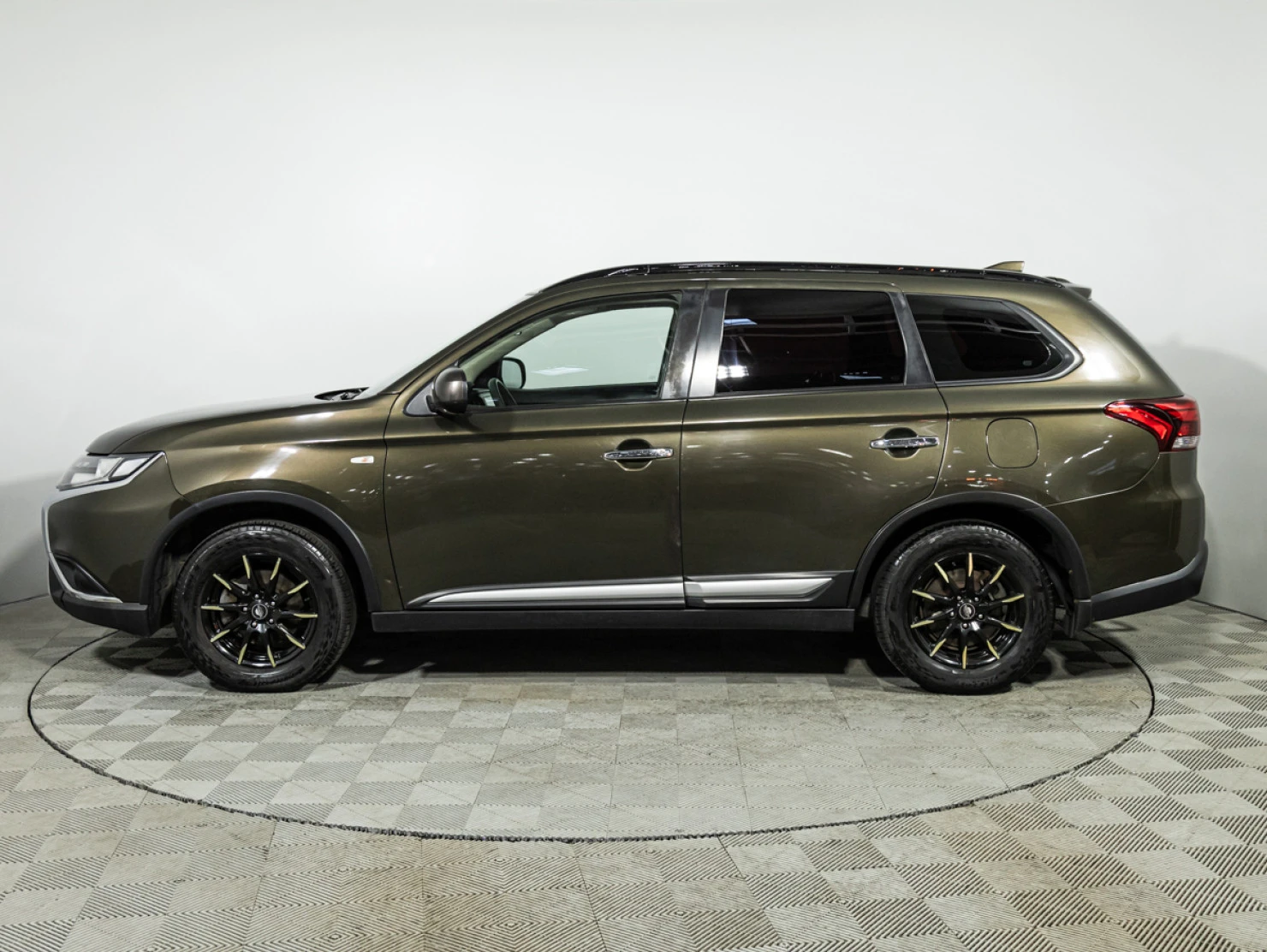 Mitsubishi OUTLANDER, 2019