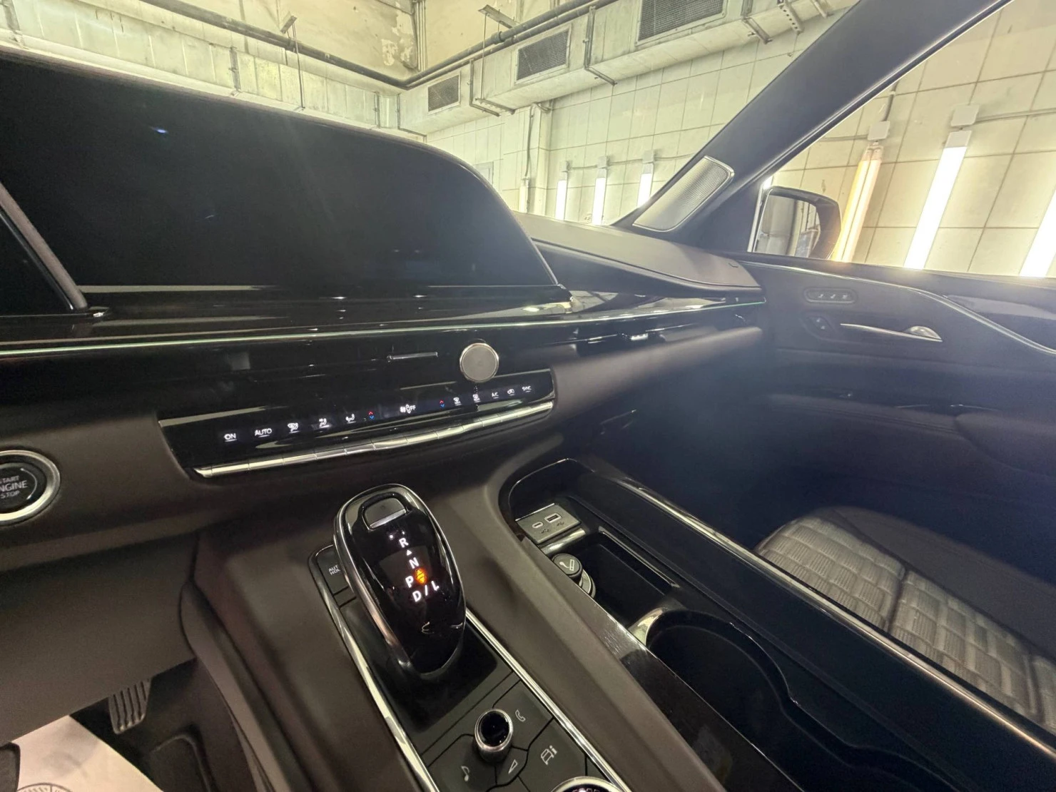 Cadillac Escalade, 2024