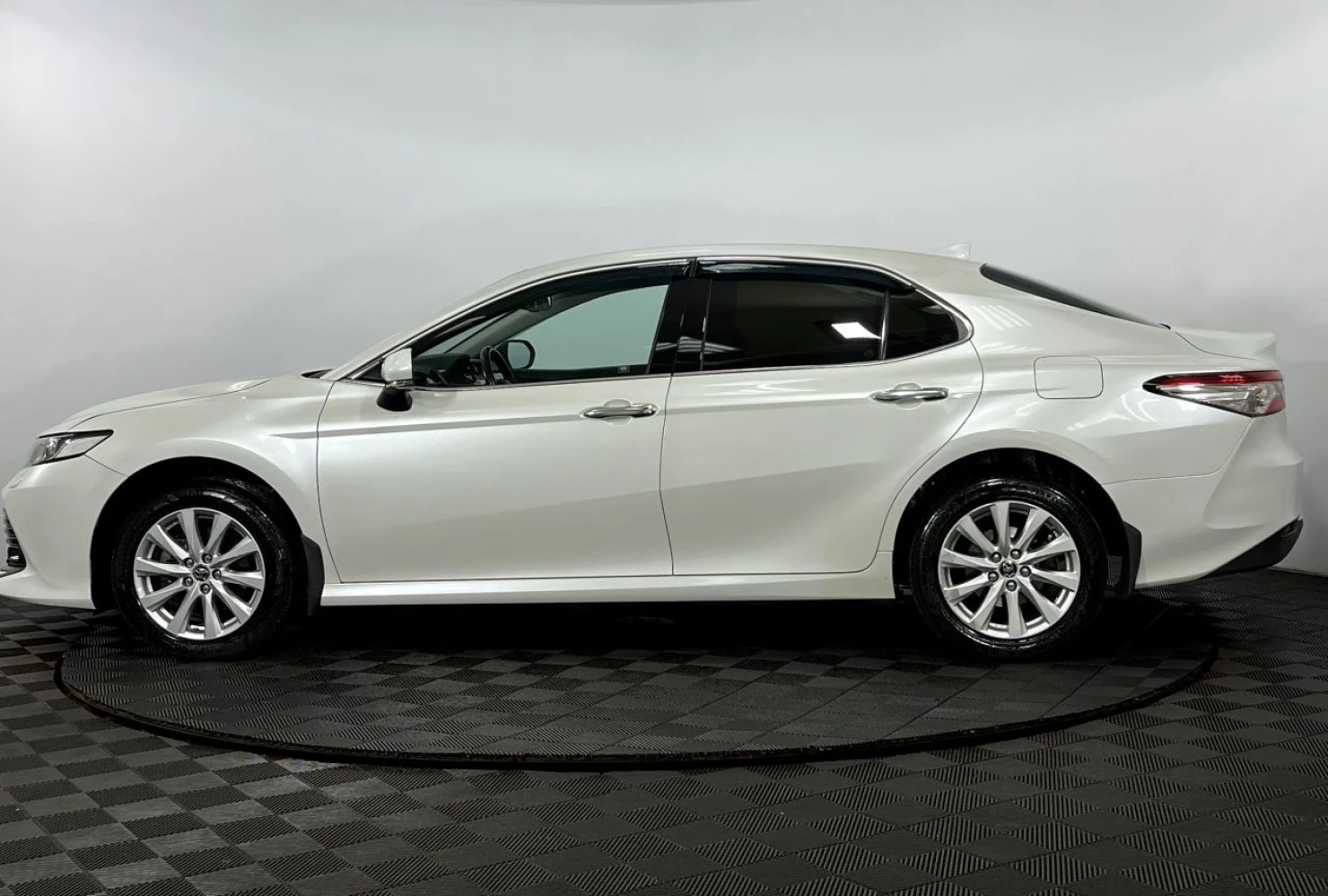 Toyota Camry, 2019
