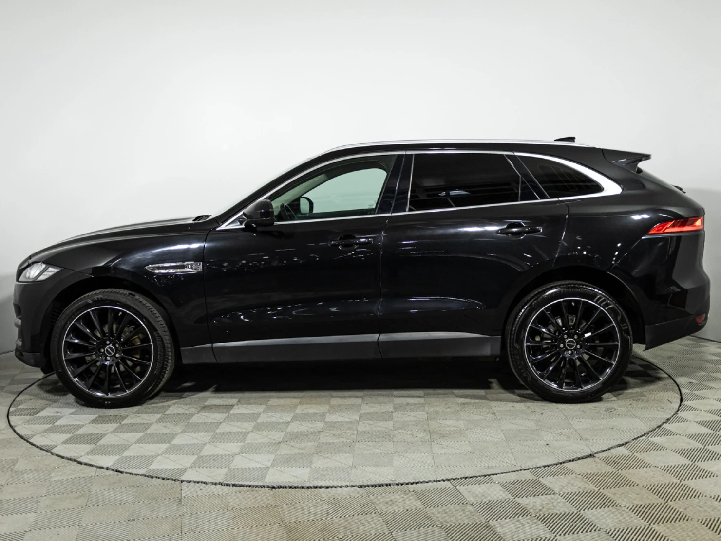 Jaguar F-PACE, 2019