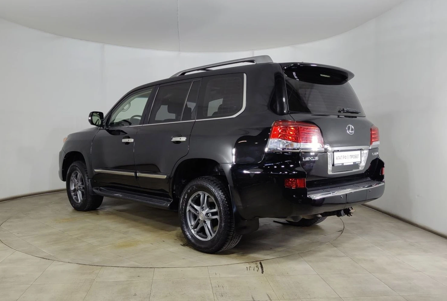 Lexus LX, 2013