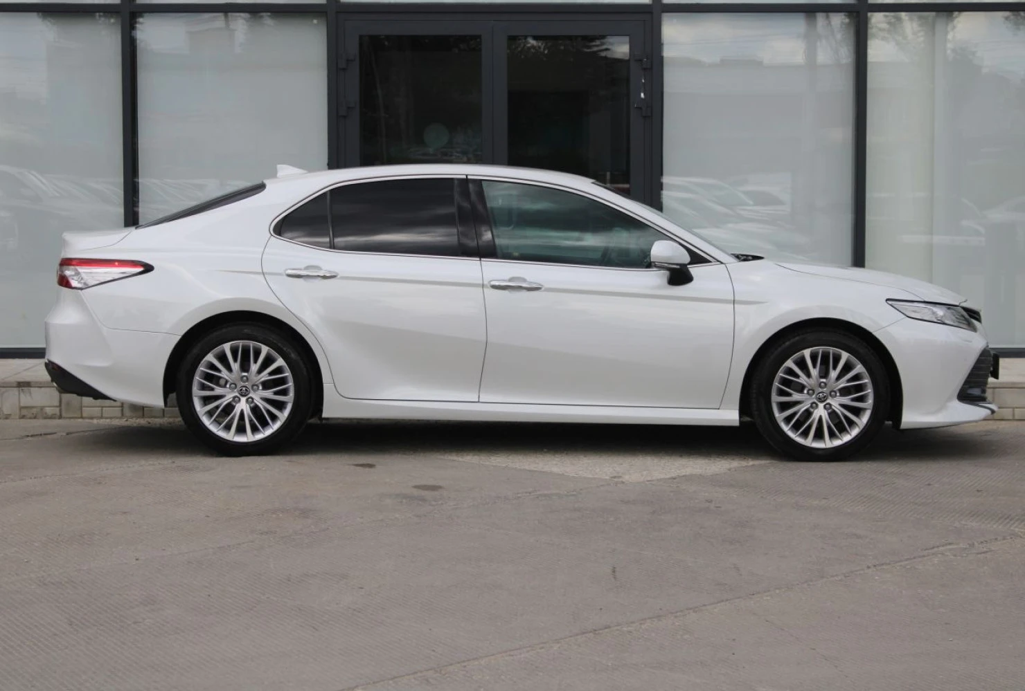 Toyota Camry, 2019