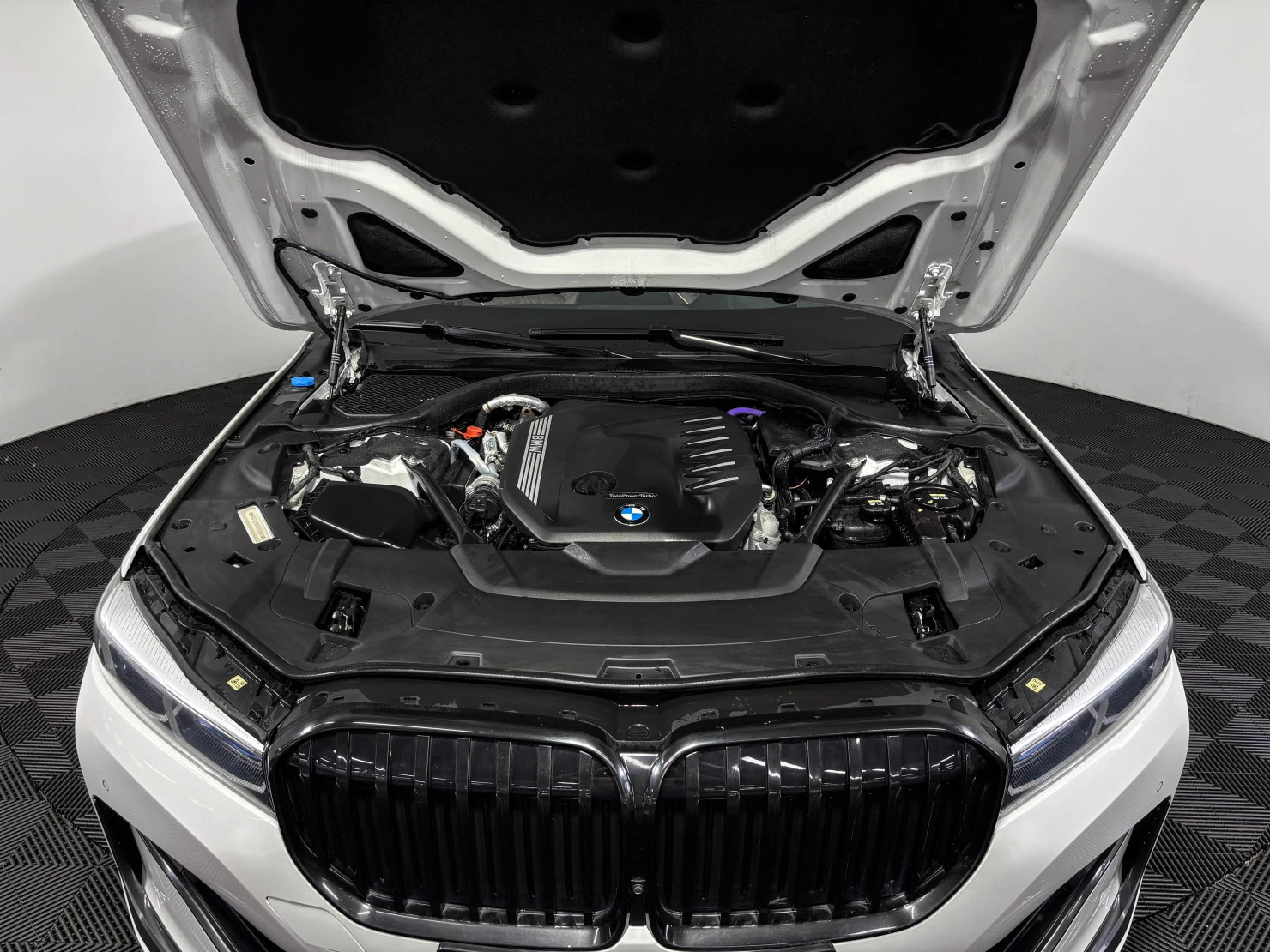 BMW 7 серии, 2021