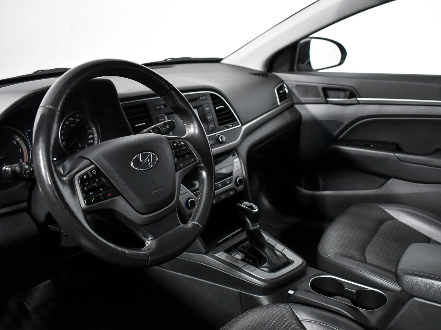 Hyundai Elantra, 2018