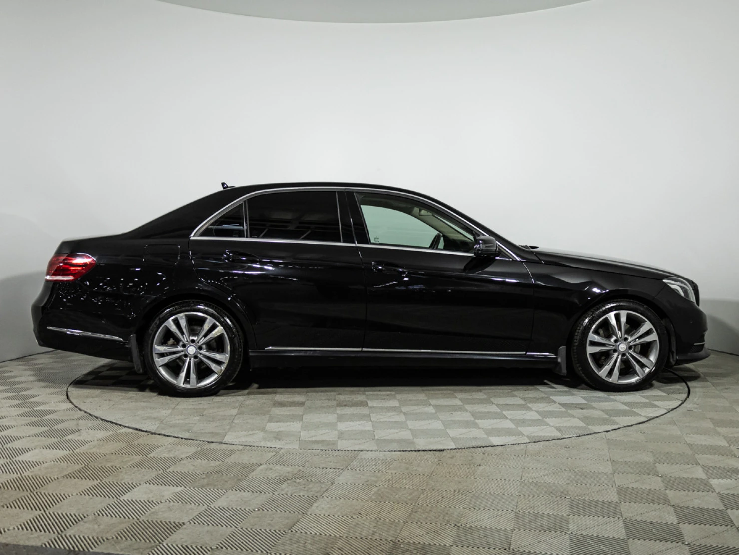 Mercedes-Benz E-Класс, 2013