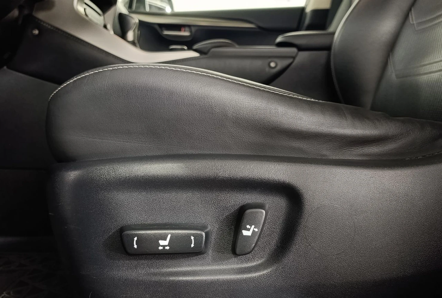 Lexus NX, 2015