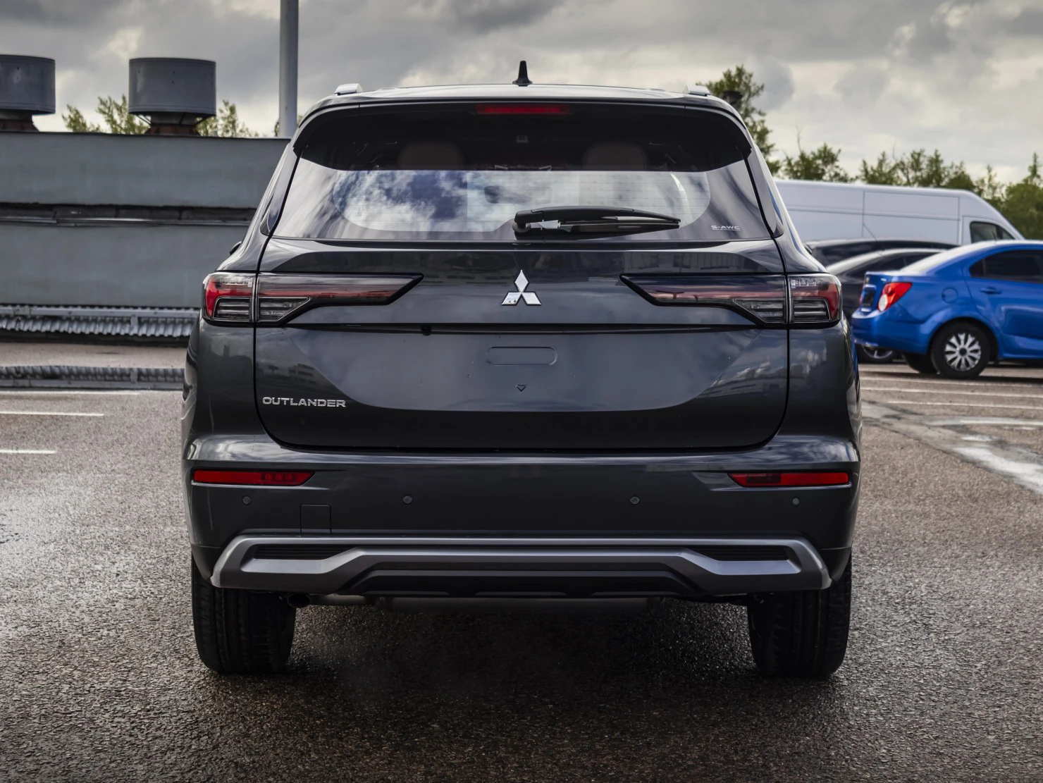 Mitsubishi OUTLANDER, 2025