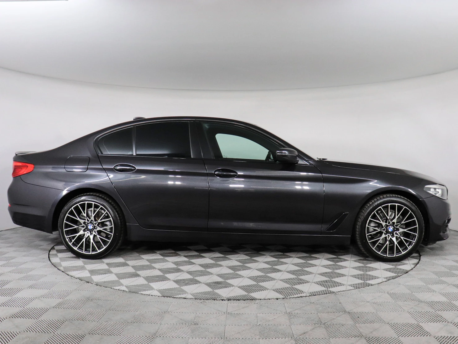 BMW 5 серии, 2019