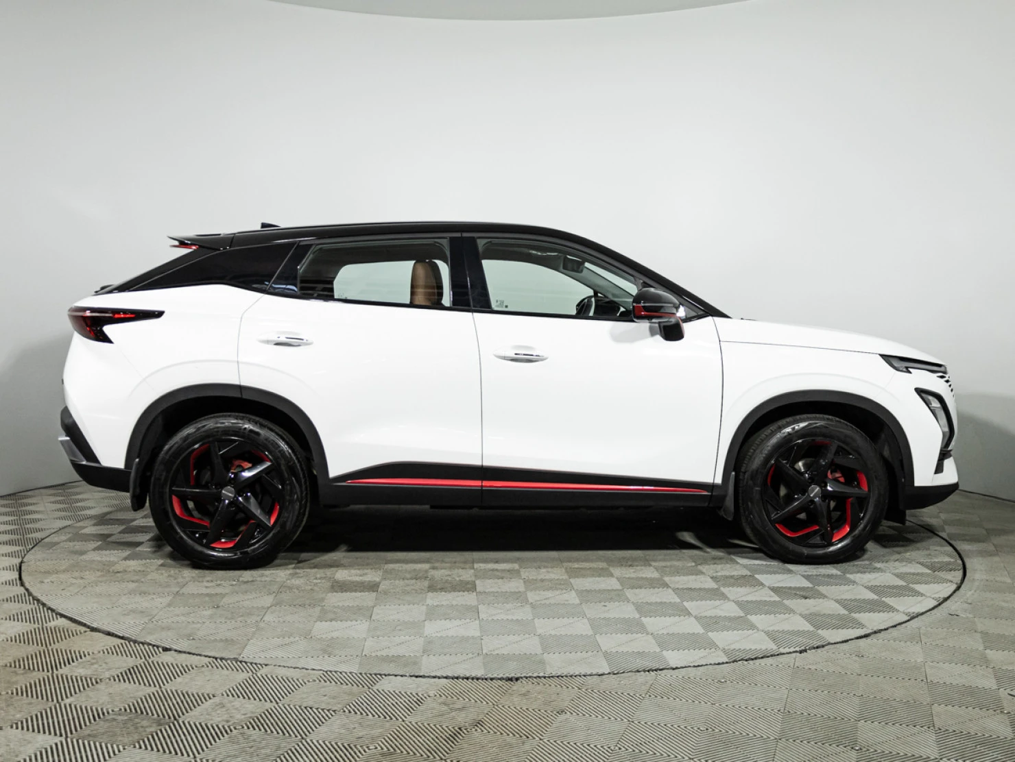 OMODA C5, 2023