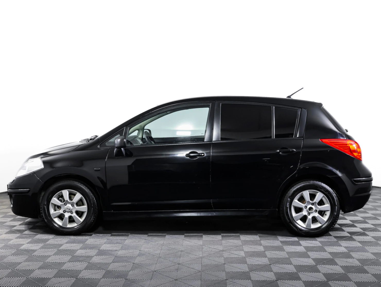 Nissan Tiida, 2011