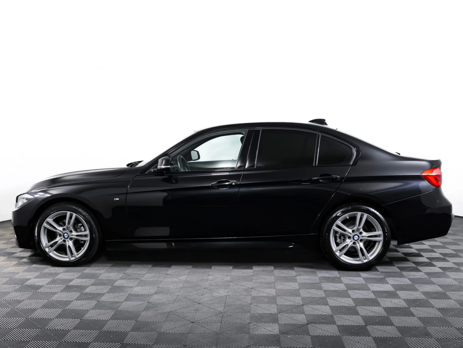 BMW 3 серии, 2017