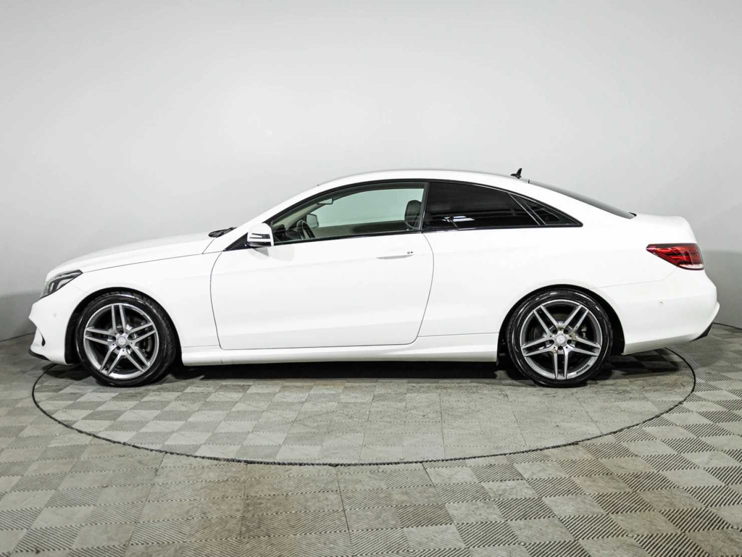 Mercedes-Benz E-Класс, 2014