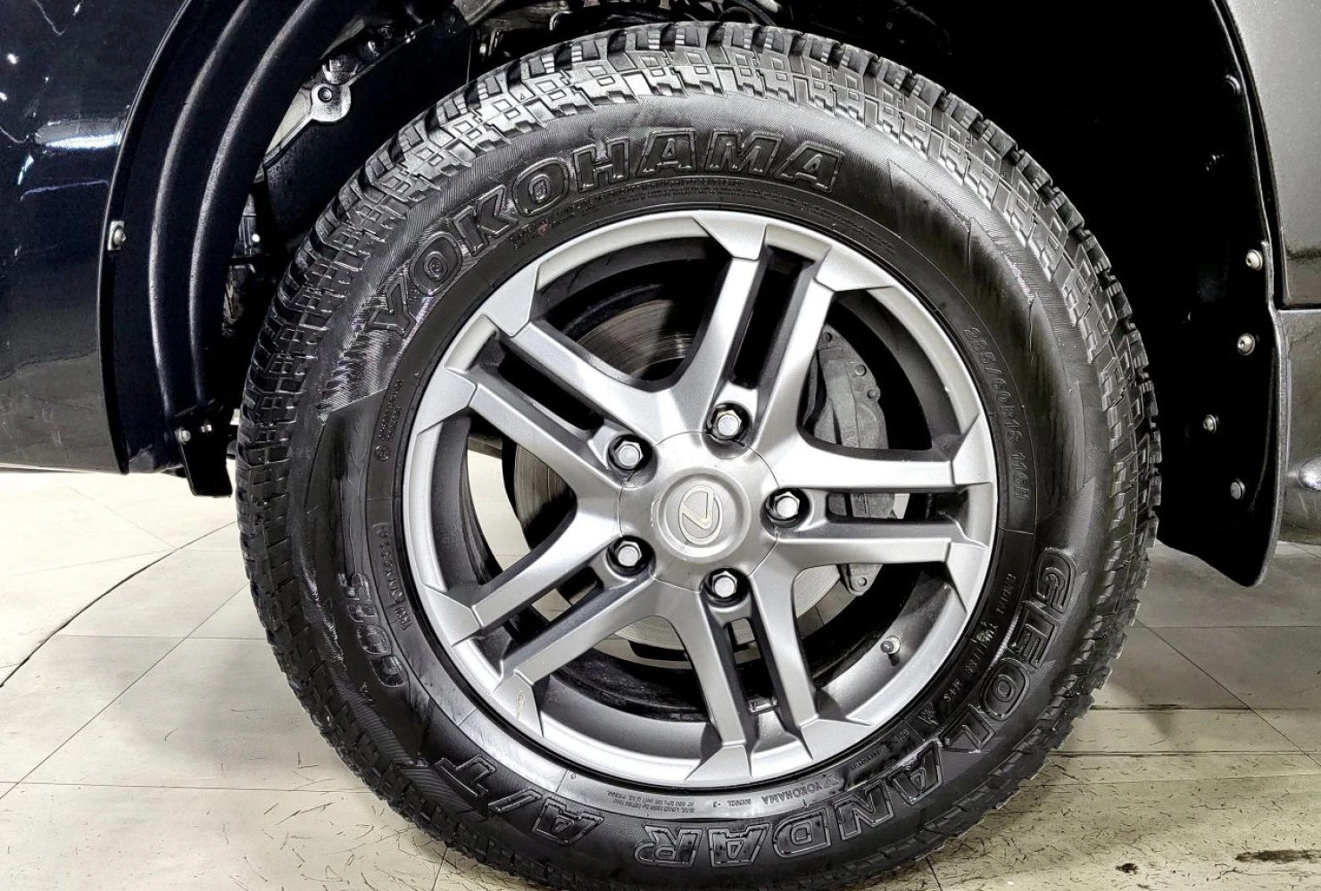 Lexus LX, 2013