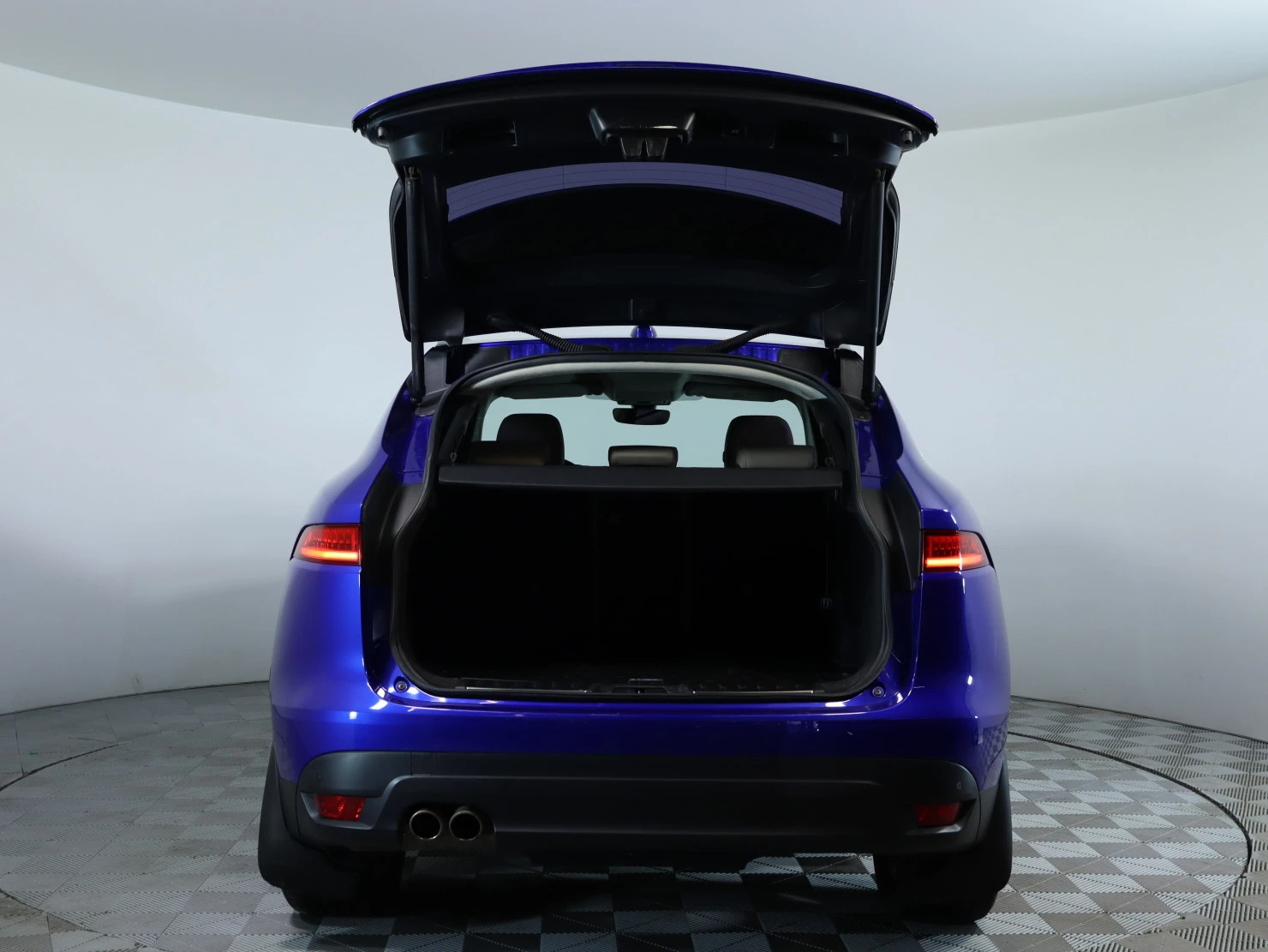 Jaguar F-PACE, 2018