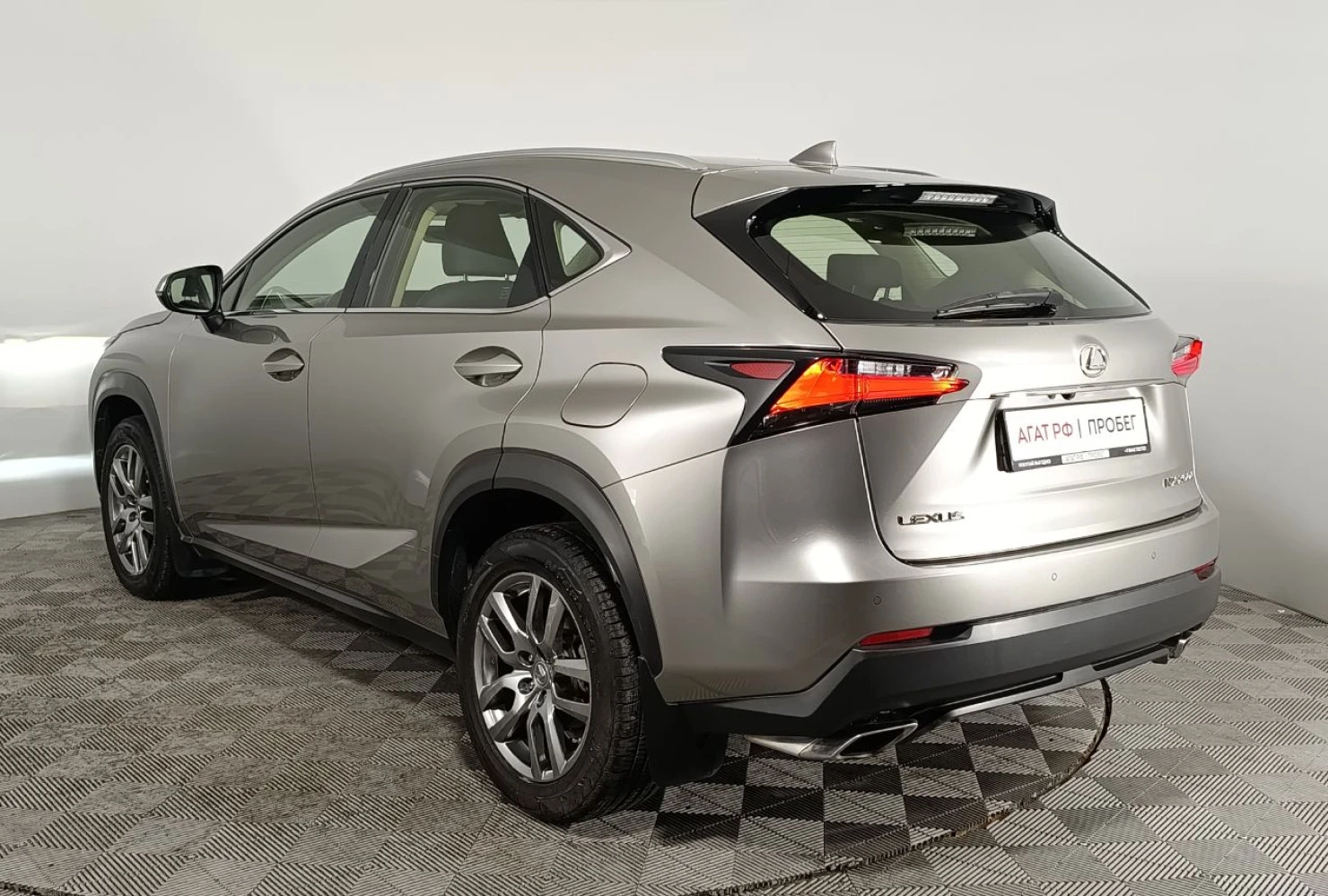 Lexus NX, 2015