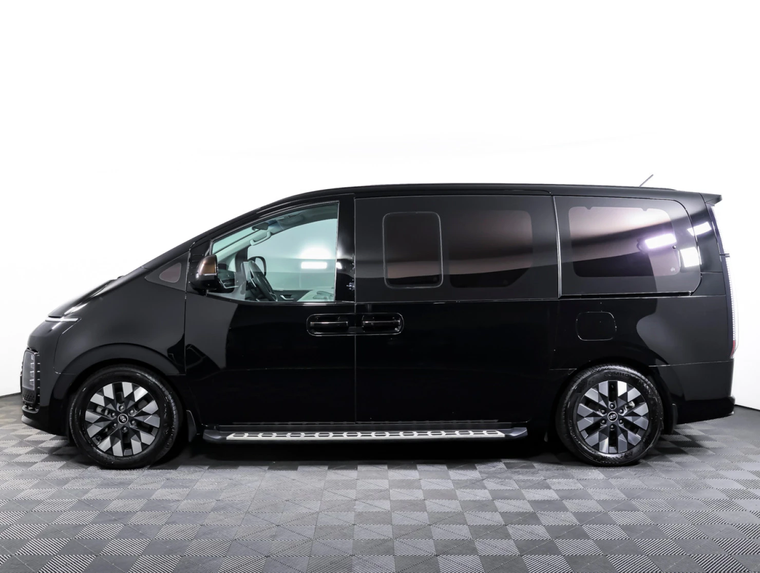 Hyundai Staria, 2021
