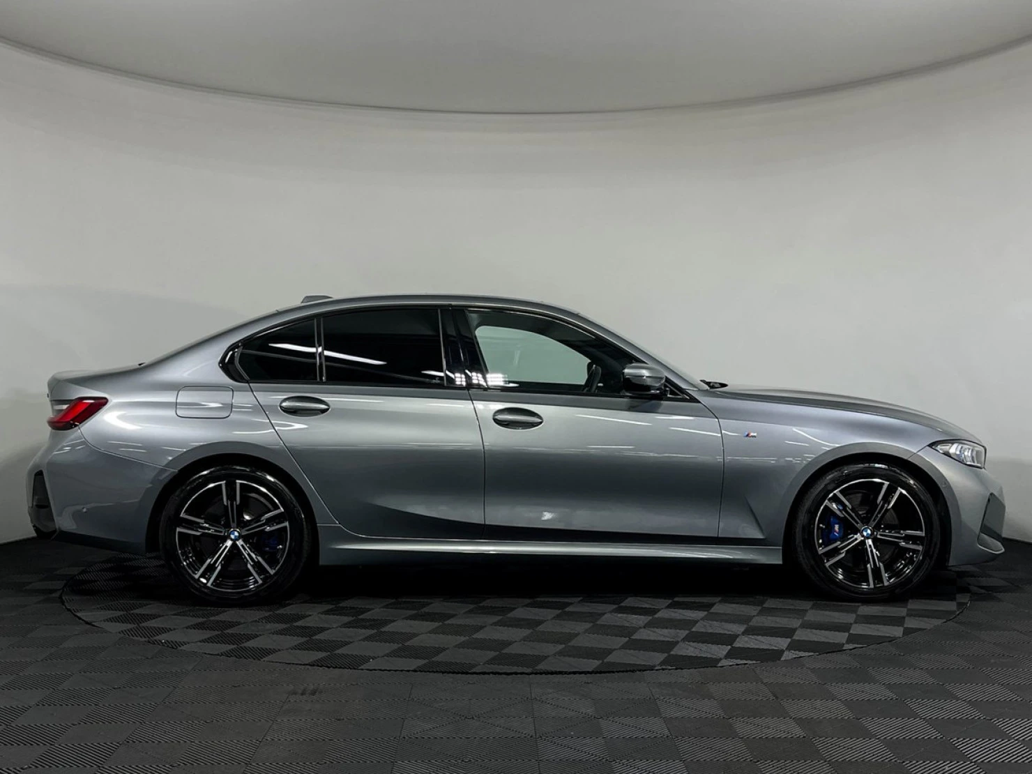 BMW 3 серии, 2024