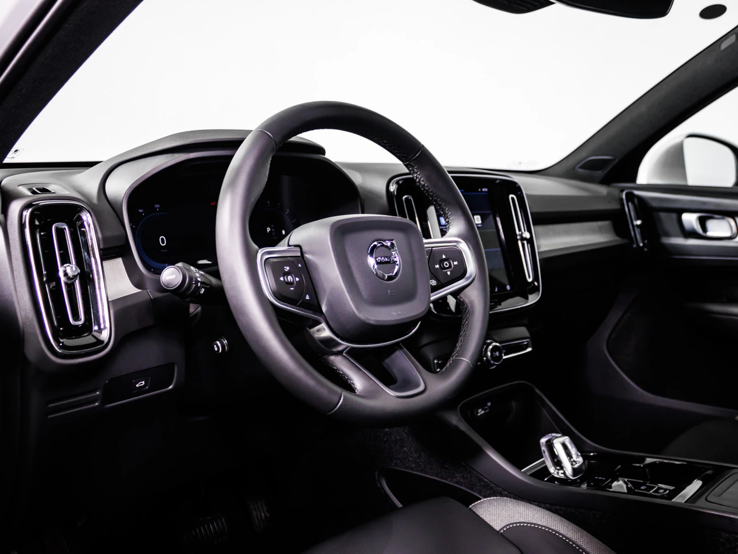 Volvo XC40, 2024