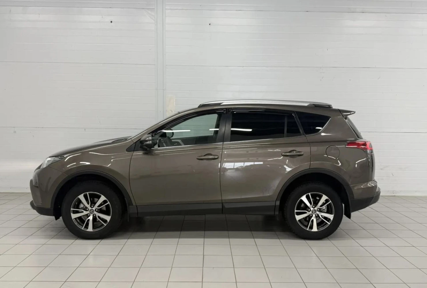 Toyota RAV4, 2016