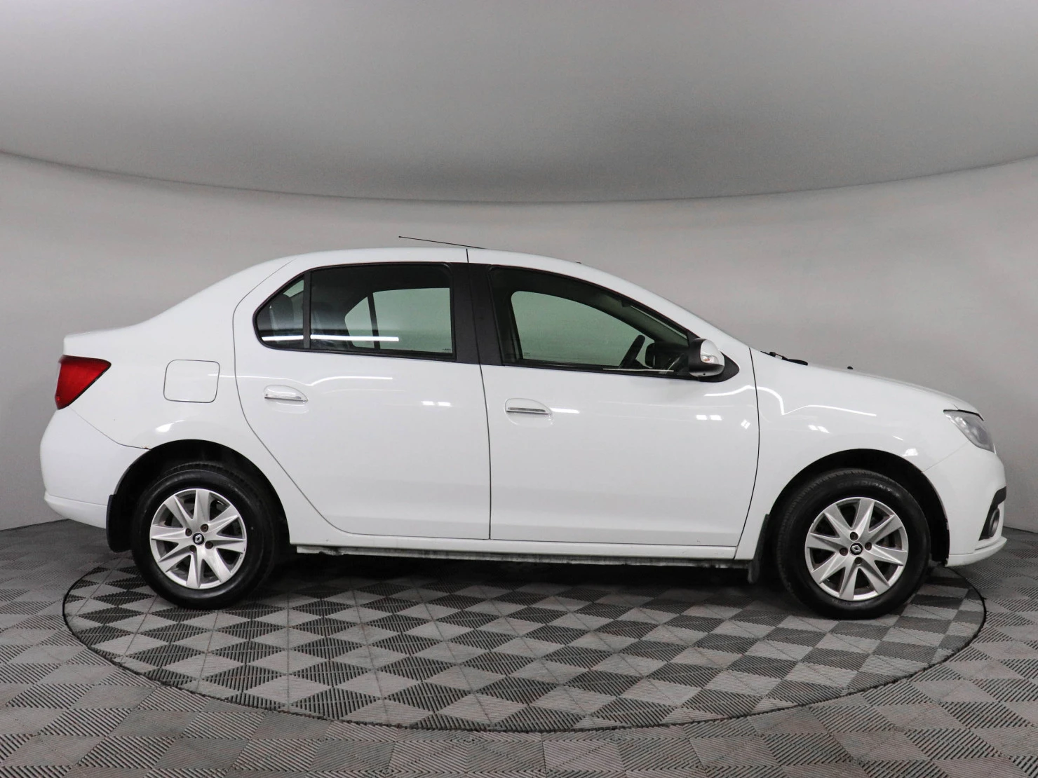 Renault Logan, 2019